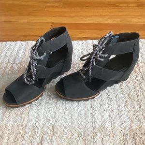 Sorel Joanie Wedge Sandals - Women’s size 10